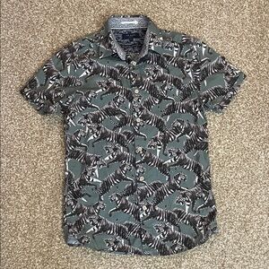 Ted Baker Men’s Tiger Print Casual Short Sleeve Button Down Shirt